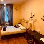ゲストハウス Casa Friends Lingotto Ospedali Metro Spezia 4*