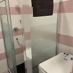 Casa Friends Lingotto Ospedali Metro Spezia ゲストハウス