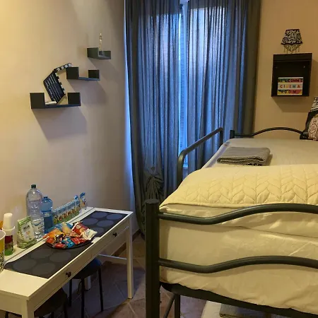 Casa Friends Lingotto Ospedali Metro Spezia 4*