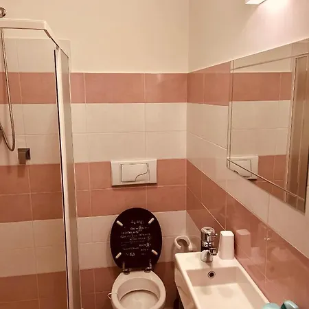 Pensión Casa Friends Lingotto Ospedali Metro Spezia