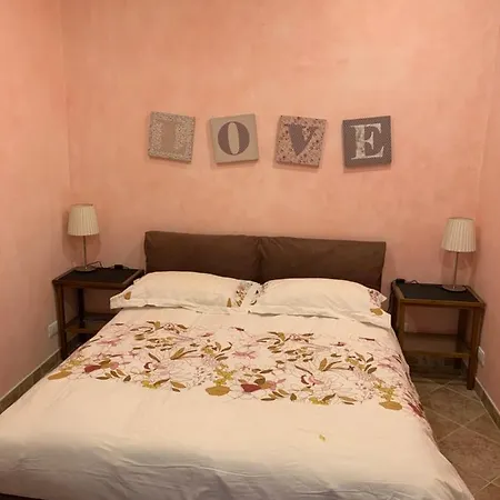 Casa Friends Lingotto Ospedali Metro Spezia 4*