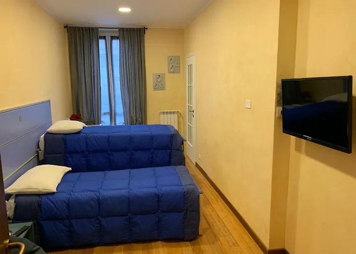 Guest house Casa Friends Lingotto Ospedali Metro Spezia 4*