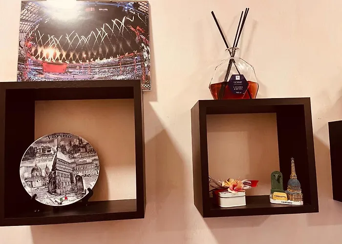 Casa Friends Lingotto Ospedali Metro Spezia 4*