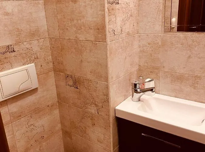 Casa Friends Lingotto Ospedali Metro Spezia Guest house 4*