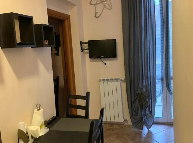 Casa Friends Lingotto Ospedali Metro Spezia 4*