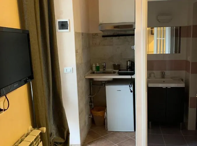 Casa Friends Lingotto Ospedali Metro Spezia Guest house 4*